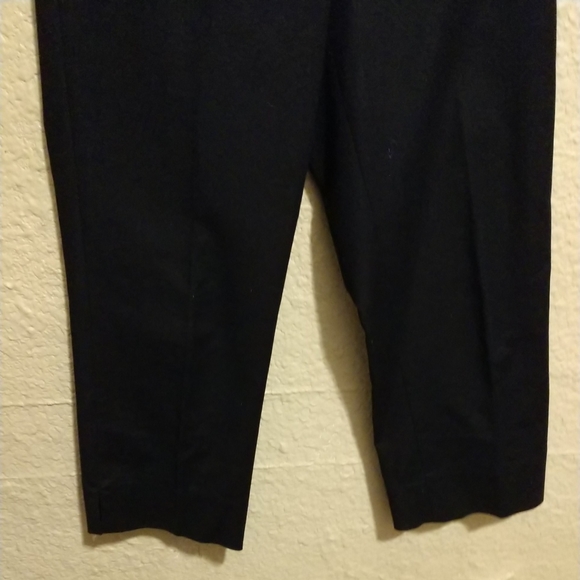 Madison Studio Black Capris Belt Loops Pockets Rebecca Fit Wide Waistband Size 4 - Picture 8 of 12